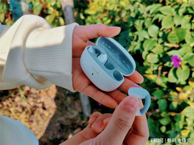 机评测：真百元舒适度与清音完美结合！龙8国际头号玩家虹觅Air耳夹式耳(图12)
